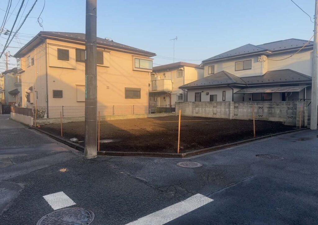 販売中　南区相南三丁目　売地　角地約48.13坪